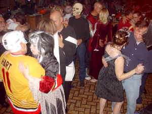 Halloween-Dancers-21.jpg (135445 bytes)