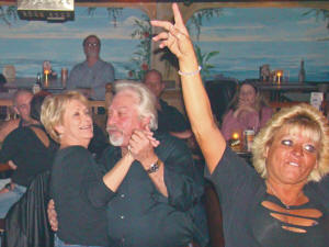 Friday night at Perry's Restaurant with Oracle Band - Click for enlarged view