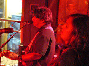 Friday night at Perry's Restaurant with Oracle Band - Click for enlarged view